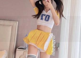 AT鲨这套和服写真，真的是优雅里夹杂着一丝俏皮，爱了。
