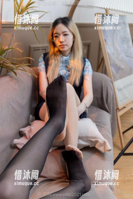 BoBoSocks袜啵啵-芝士 BoBoSocks袜啵啵 - 咋把黑棉袜穿出这种感觉?芝士给你精准的高清图包!
