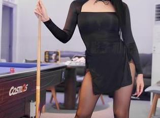 Bomi(普美)的黑白图库：这影子和光线的调皮游戏真让人乐。