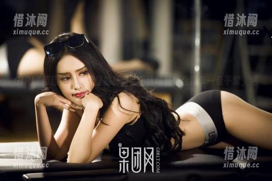 GIRLT果团网 - 吊带里的秘密，王语纯私拍合集乍一看平常，细品却不一般。