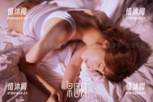 GIRLT果团网-黄歆苑 GIRLT果团网 - 看到黄歆苑的原图,套装让我觉得每一丝细节都充满了魅力。