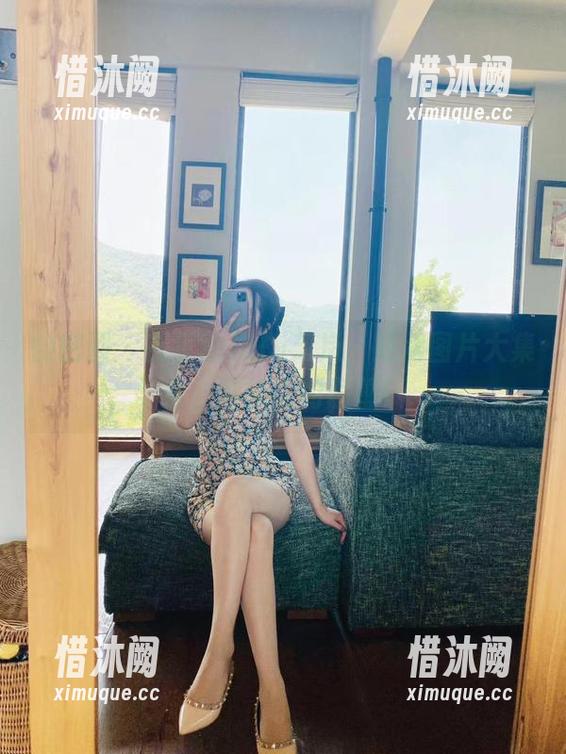 July芝岚 微密圈 - 在家的July芝岚,短裙图片大集合,刷新我的屏幕!