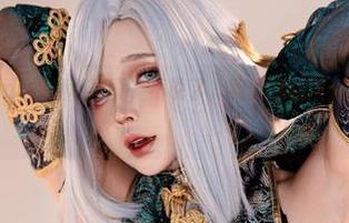 看SayoMomo的福利写真，不说了，我的视线被她的裸足锁住了！