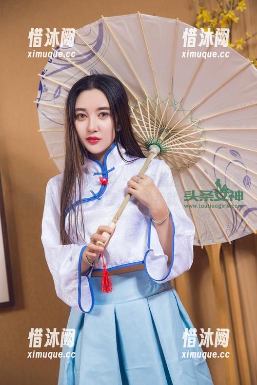 TouTiao头条女神 - 樊安妮这次的泳池美图更新，水波荡漾，别的我就不多说了。