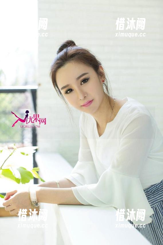 UGirls尤果网-刘姗姗 UGirls尤果网 - 刘姗姗的圣诞,她说无圣光才是派对的真谛,图包来一份!