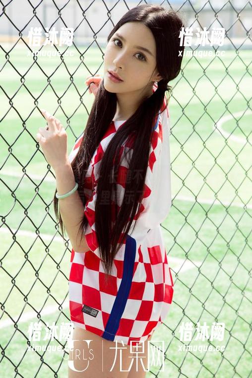 UGirls尤果网 - 长腿不止是长度，郝晴Grace在写真里展示了什么叫气场。