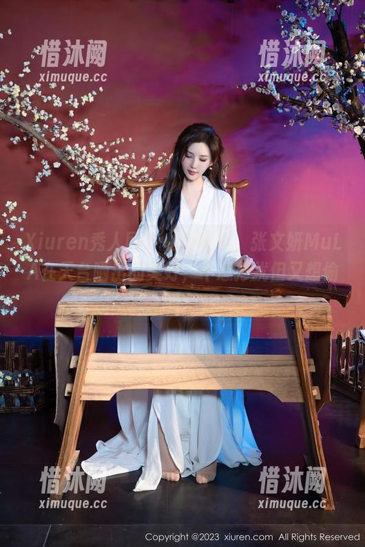 Xiuren秀人网-张文妍MuLA Xiuren秀人网 - 私房图集,张文妍MuLA在天台晒出的美好,不想打扰但又想偷看!