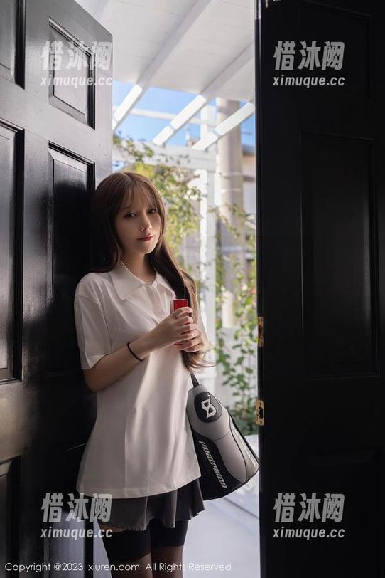 Xiuren秀人网 - 月酱儿的腿，你敢不敢看看这美腿写真，追求腿长的同时，绝对让你的目光飘飘