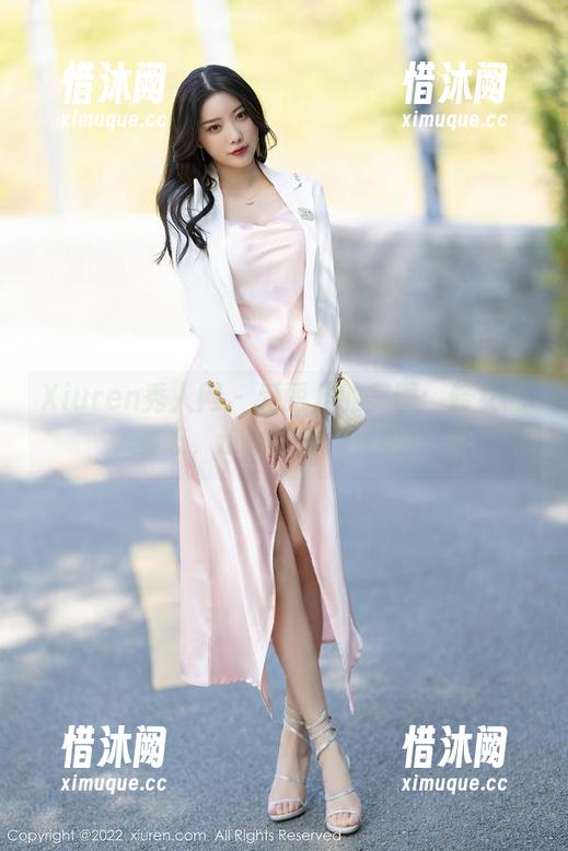 Xiuren秀人网-爱丽儿 Xiuren秀人网 - 爱丽儿的美图:修女的姿态,这也太新鲜了吧!