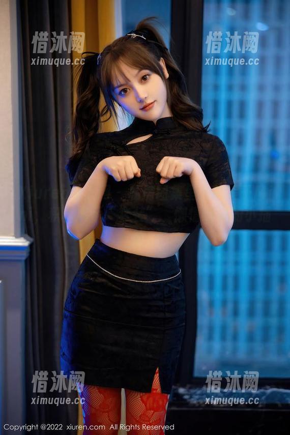 Xiuren秀人网 - 私房图集里的糯美子Mini，积极展示“套装”、懒惰编辑的小插曲。
