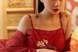 YouMi尤蜜荟 – 易阳熟女突袭，私房图包能否征服你的懒洋洋？