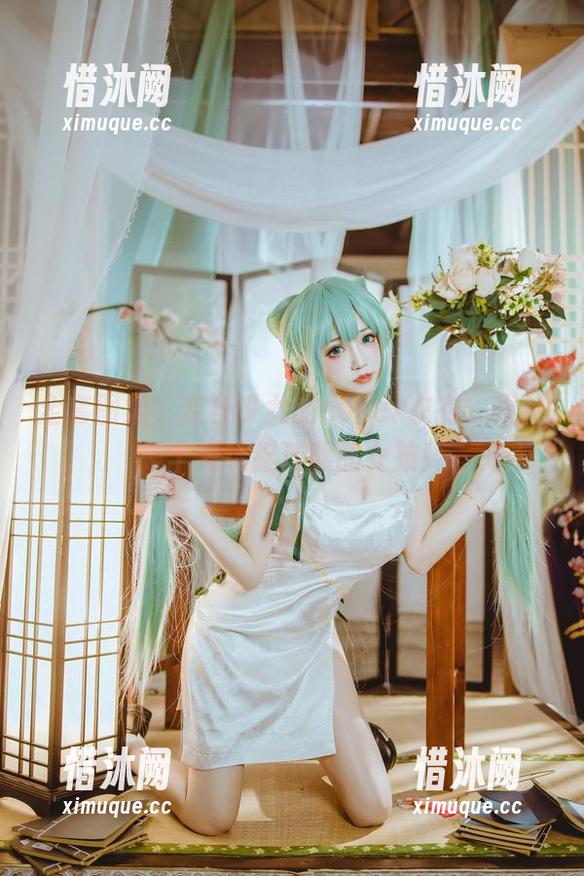 全套图集，变身少女的coser衣衣，果然是个爱玩捉迷藏的女孩！