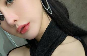 微密圈 – 今天出击，不爱笑的赛琳和她的5.17嘉宾要分享的不止是美照哦！