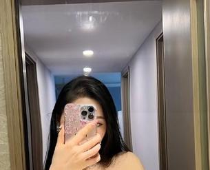 微密圈 – 图包里藏着不爱笑的赛琳的网红秘籍，渔网连体袜的实力派！