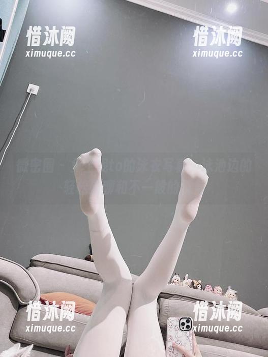 兔宝妮to 微密圈 - 兔宝妮to的泳衣写真,泳池边的轻松闲聊和不一般的视角