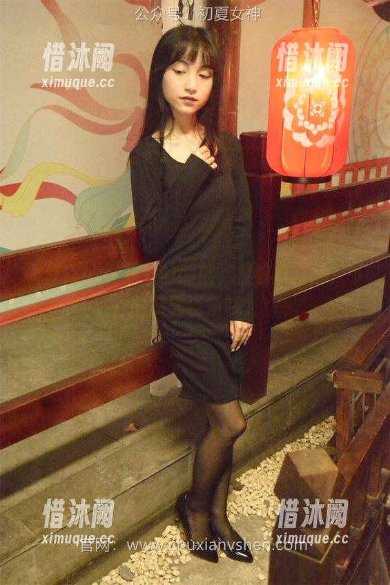 初夏女神-双双 初夏女神 - 双双的网袜,看看这作品,下载前需谨慎哦。