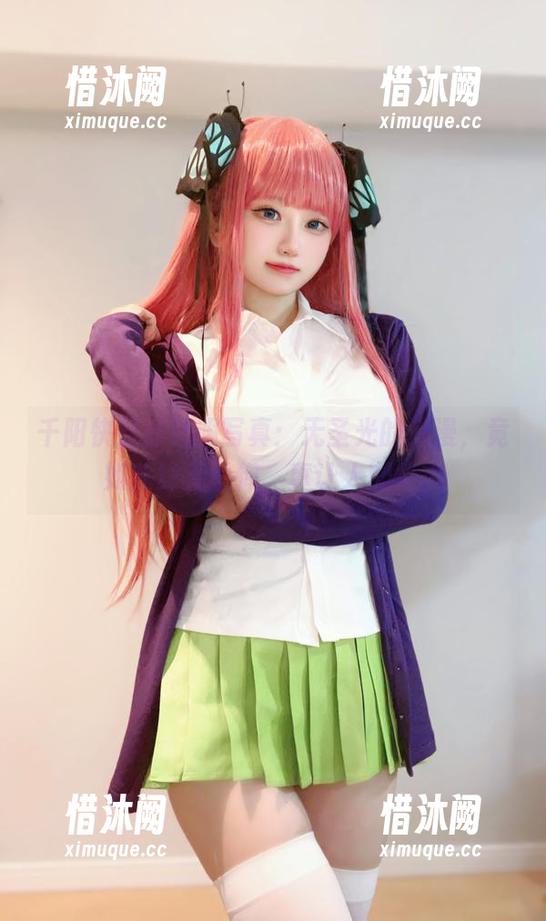 千阳快起床 千阳快起床礼服写真:无圣光的浪漫,竟如此肆无忌惮,真让人期待。