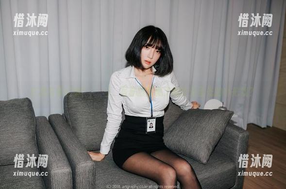 红裙与姜仁卿(강인경)，写真照里藏了哪些无圣光的小把戏？