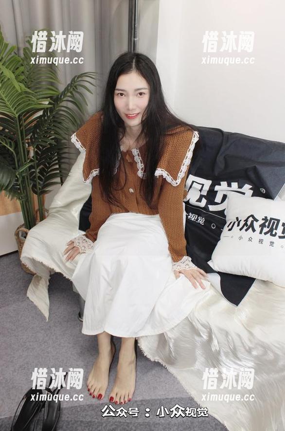 小众视觉-珂老师 小众视觉 - 铝制手套?不,是珂老师和她的皮衣,保持特色,带着“免费下载”的期待!