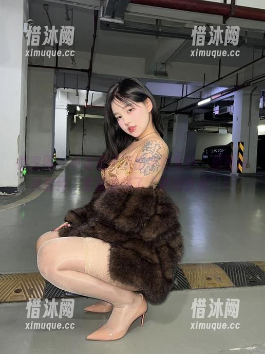 微密圈 - 小优优子献出中秋女仆，原图画风独特，更新像极了“神经女仆”！