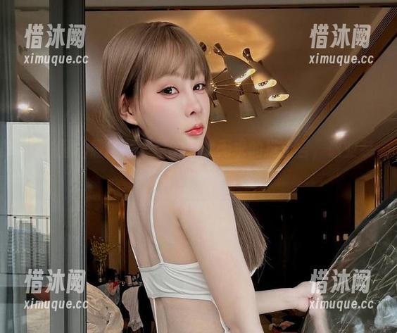 无欲无求的推土君 微密圈 - 最新写真里的无欲无求的推土君,职业装也可以很放飞自我?