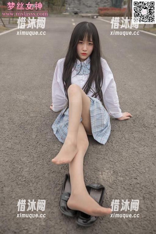 梦丝女神-刘诺 梦丝女神 - 刘诺所诠释的女仆风,私拍中竟藏着几分俏皮