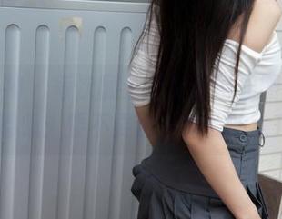 梦丝女神 – 每次翻看璇璇的蕾丝图集，脑子里都想：要不要也丢掉我的大T恤？