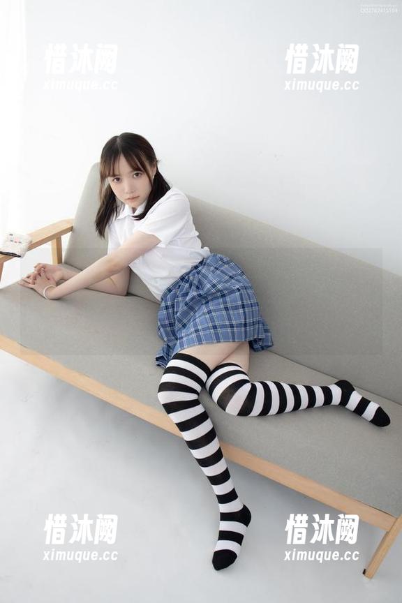 森萝财团 原图分享——白丝粉红少女在森萝财团写真中扮演的角色,好气质,真心不容易,要给她点赞!