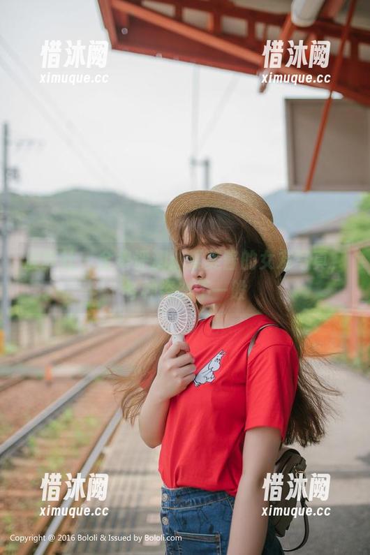 波萝社-夏美酱 波萝社 - 全集评测:夏美酱的女友写真,各种姿态不一般