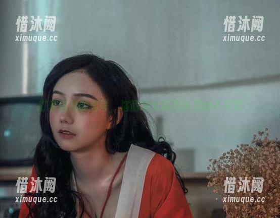 洛丽塔大哥 打着自拍的名号,洛丽塔大哥图包里的不寻常