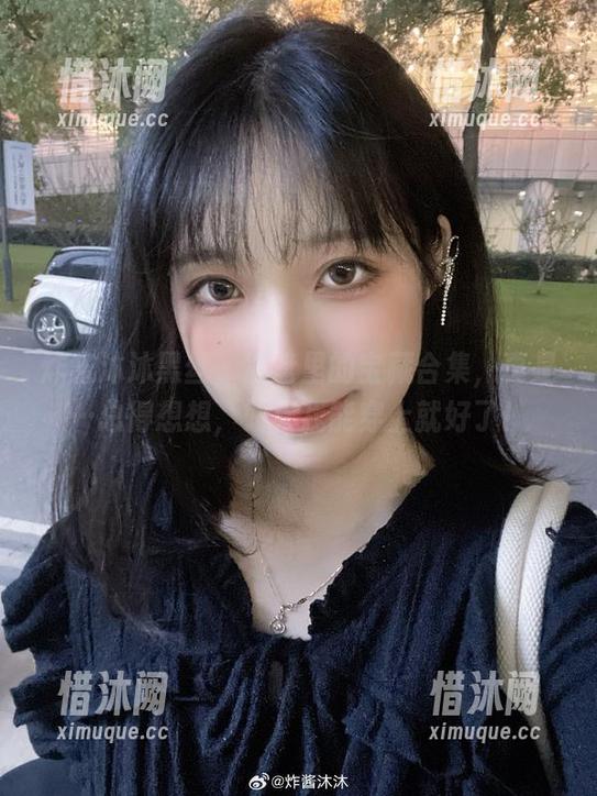 炸酱沐沐黑丝，网盘里的宝藏合集，真是…总得想想，如果我能穿上就好了！