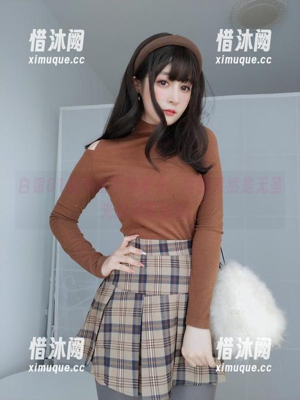 白银81的黑丝学妹新补，套图果然是无圣光的极致点缀。