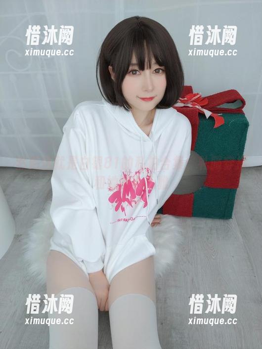 白银81 然后这就是白银81的私拍合集:礼服穿搭和她的小优雅