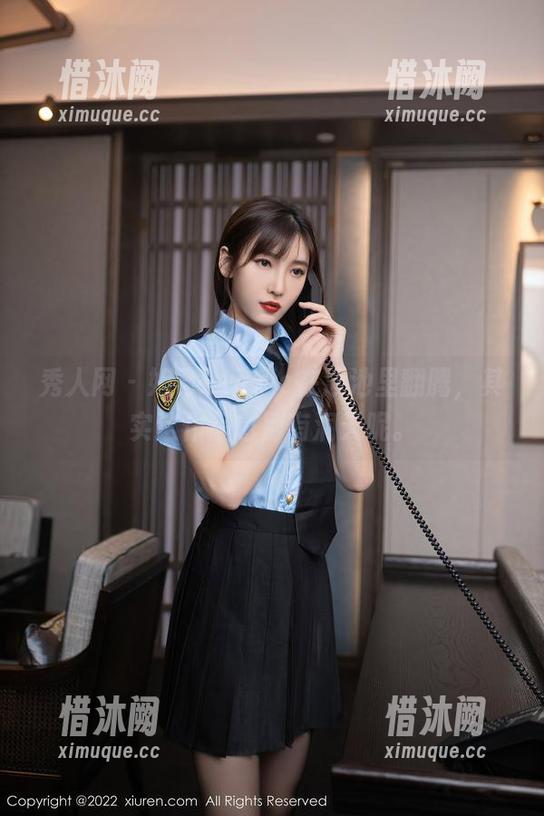 秀人网 - 妲己_toxic在泳池里翻腾，其实这作品也别有洞天呢。