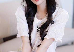 秀人网 – 网盘同步：智恩baby的水手服能不能带我去海边啊！