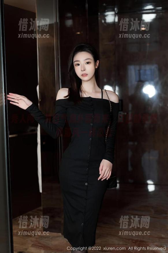 秀人网 - 夏日气息扑面而来，白甜的美图像清风一样恣意
