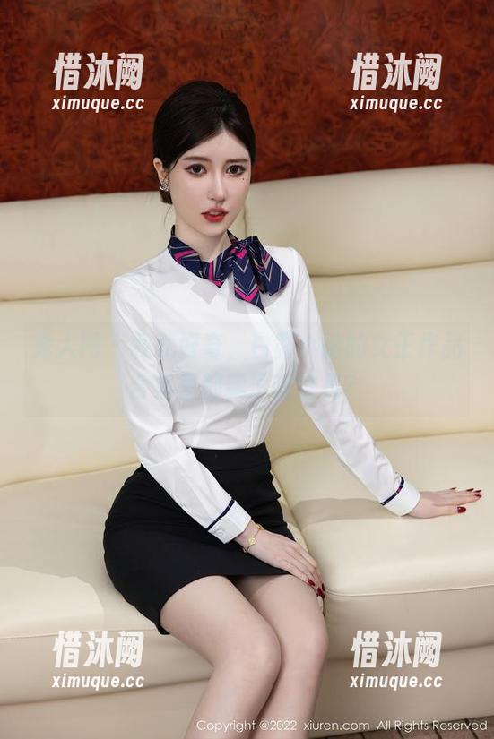 秀人网 - 我就好奇，白露小猪的女王作品合集里都藏了啥宝贝？