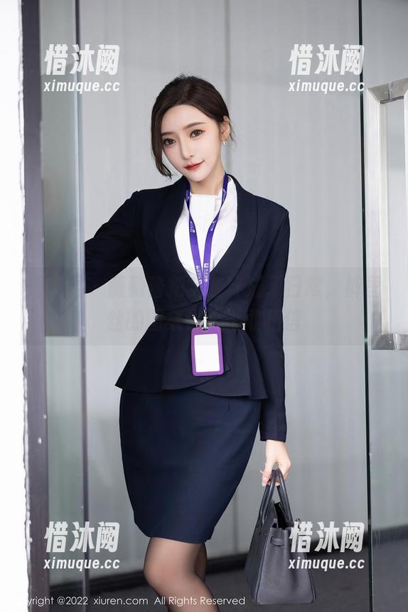 秀人网 - 薇薇酱把全套穿成了日常，裤里丝的图集让人不敢相信