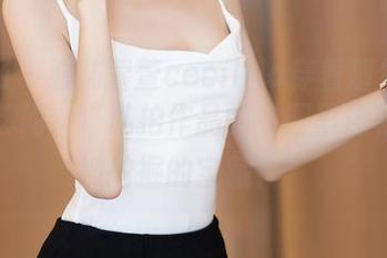 秀人网 – 看陆萱萱cecillia穿着那件礼服，真想问：“私拍作品的衣橱里还有啥没被挖掘的宝藏？”