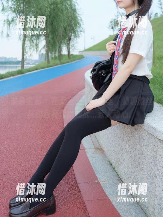 紧急企划-奶糖 紧急企划 - 在无圣光的包围里,奶糖的丝袜图包竟显得如此...惹人动心。