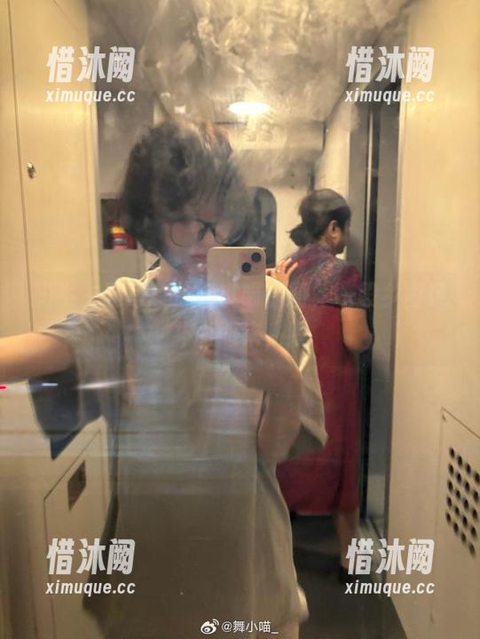 舞小喵 奶牛主题写真,舞小喵原图,一股乡村风扑面而来,嘿