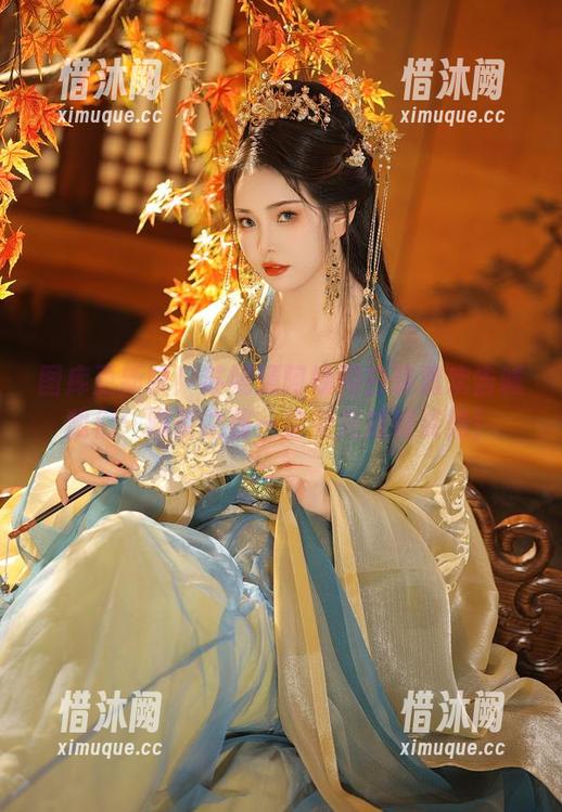 图库更新啦！苏嫣嫣阿姨用白茶清欢告诫我们：喝茶之前一定要先放好姿势！