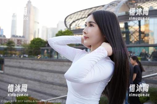 蜜桃社-伊琳 蜜桃社 - 伊琳私拍之礼服,无意间让人联想到不一样的风景。