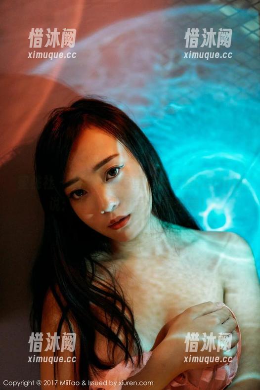蜜桃社-陆萱萱Cecilia 蜜桃社 - 最新教室写真,陆萱萱Cecilia说:不扔水瓶就能拍得很美!