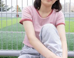 袜啵啵 – 芝士的日子：银行制服加裤里丝，写真分享里藏着小欢乐