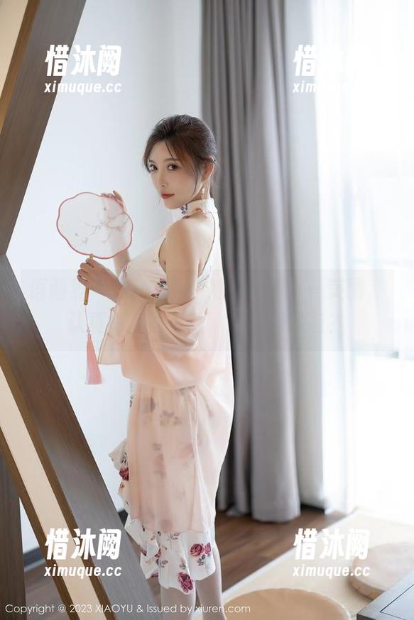 语画界-Miko酱 语画界 - Miko酱和她的制服——美图,认真得反而可爱,哈哈有没有?