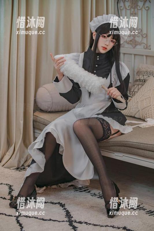 校服与起司块wii的最新作品，穿上又不太想逃课，能不能加个甜点？
