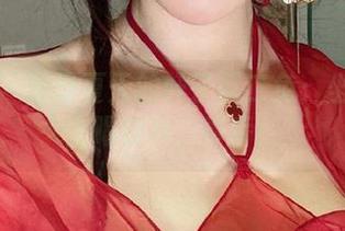 微密圈 – 记录夏天的轩子巨二兔：坐在网盘上喝饮料，真香！
