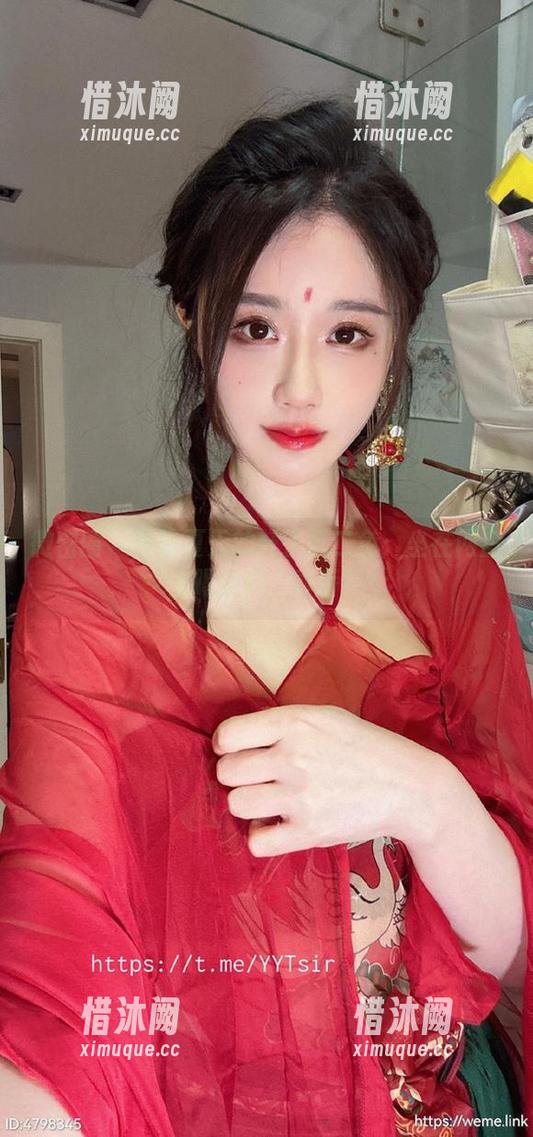 微密圈 - 记录夏天的轩子巨二兔：坐在网盘上喝饮料，真香！