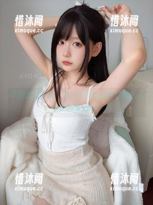 迷之呆梨 不知怎么回事,迷之呆梨的丝袜写真让人想立刻换壁纸!